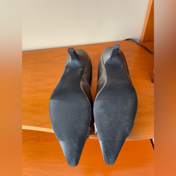 women shoes 3” heel Size 7 like new , 3” heel , good for any occasion - Picture 2 of 5